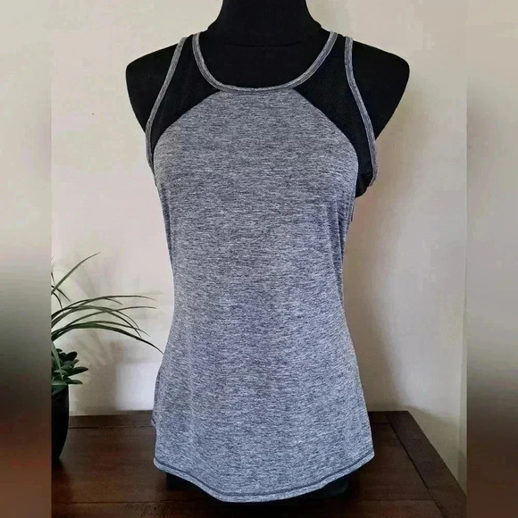 ❤️ Reebok Grey and  Black Workout Top - Picture 1 of 12